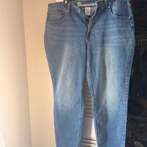 No Boundaries Classic Skinny Style Jeans